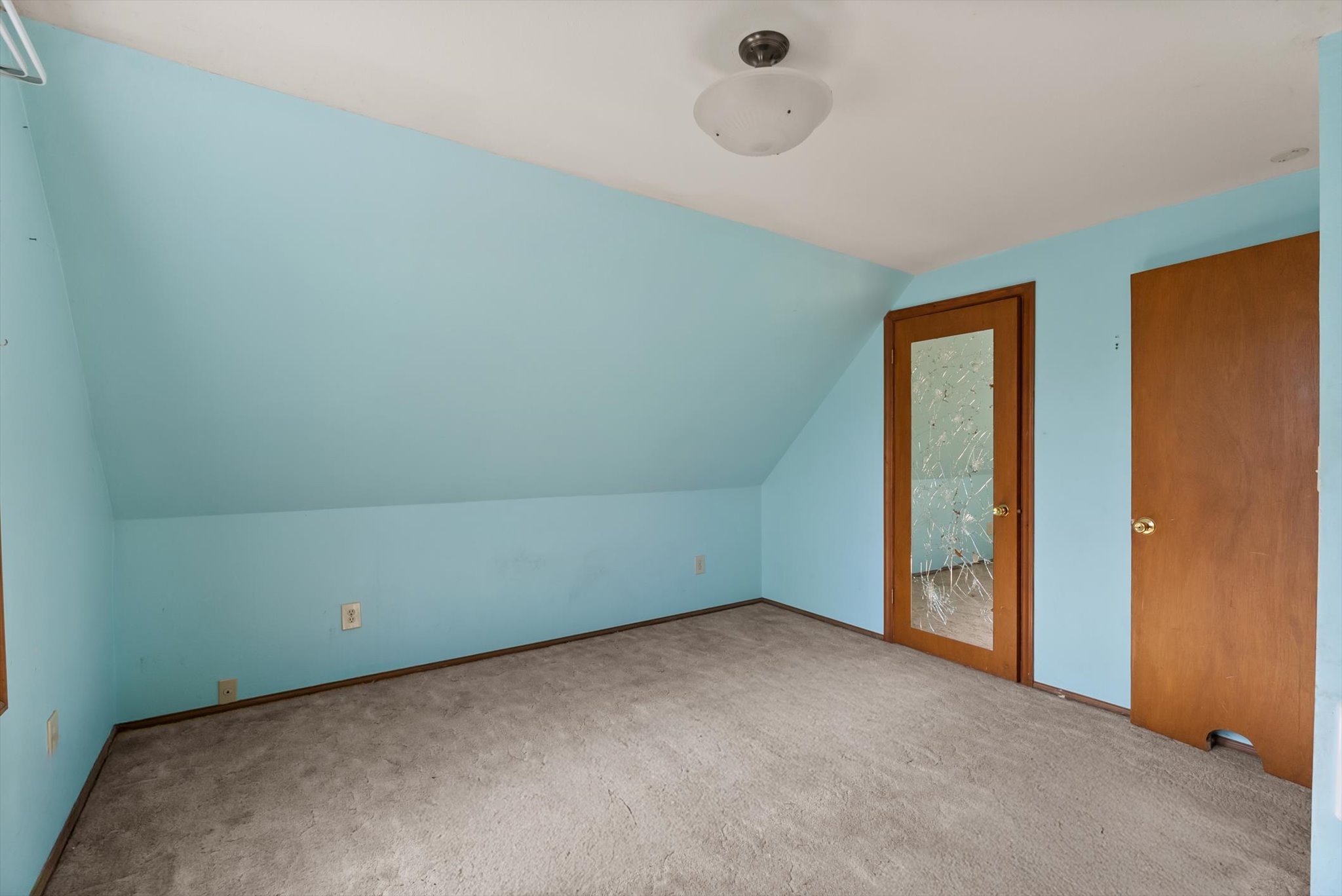 Kalispell, Montana 59901, United States, 5 Bedrooms Bedrooms, ,2 BathroomsBathrooms,Residential,Active,164129