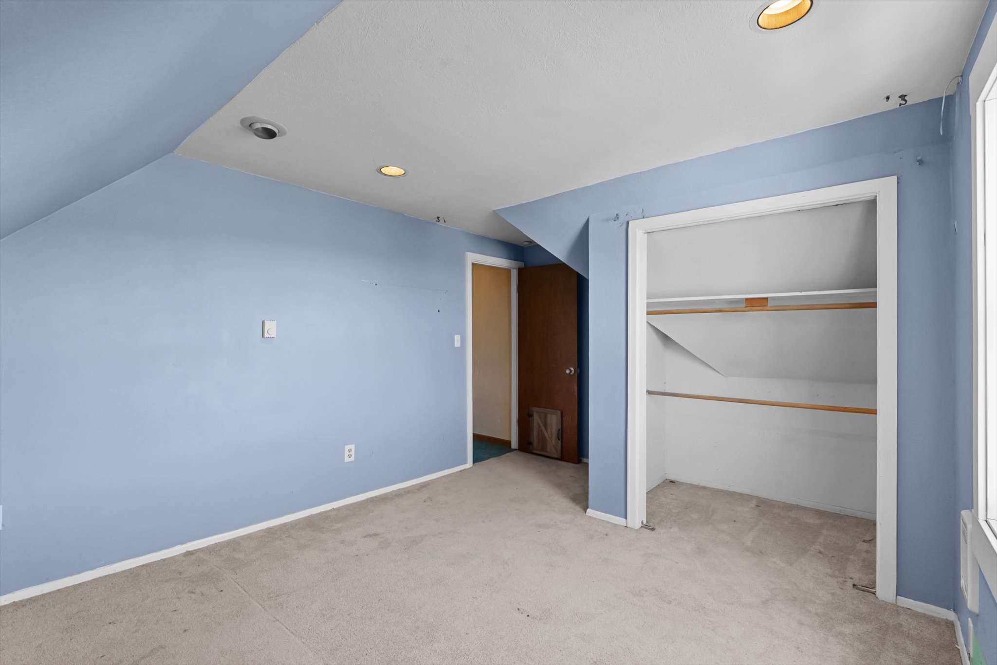 Kalispell, Montana 59901, United States, 5 Bedrooms Bedrooms, ,2 BathroomsBathrooms,Residential,Active,164129