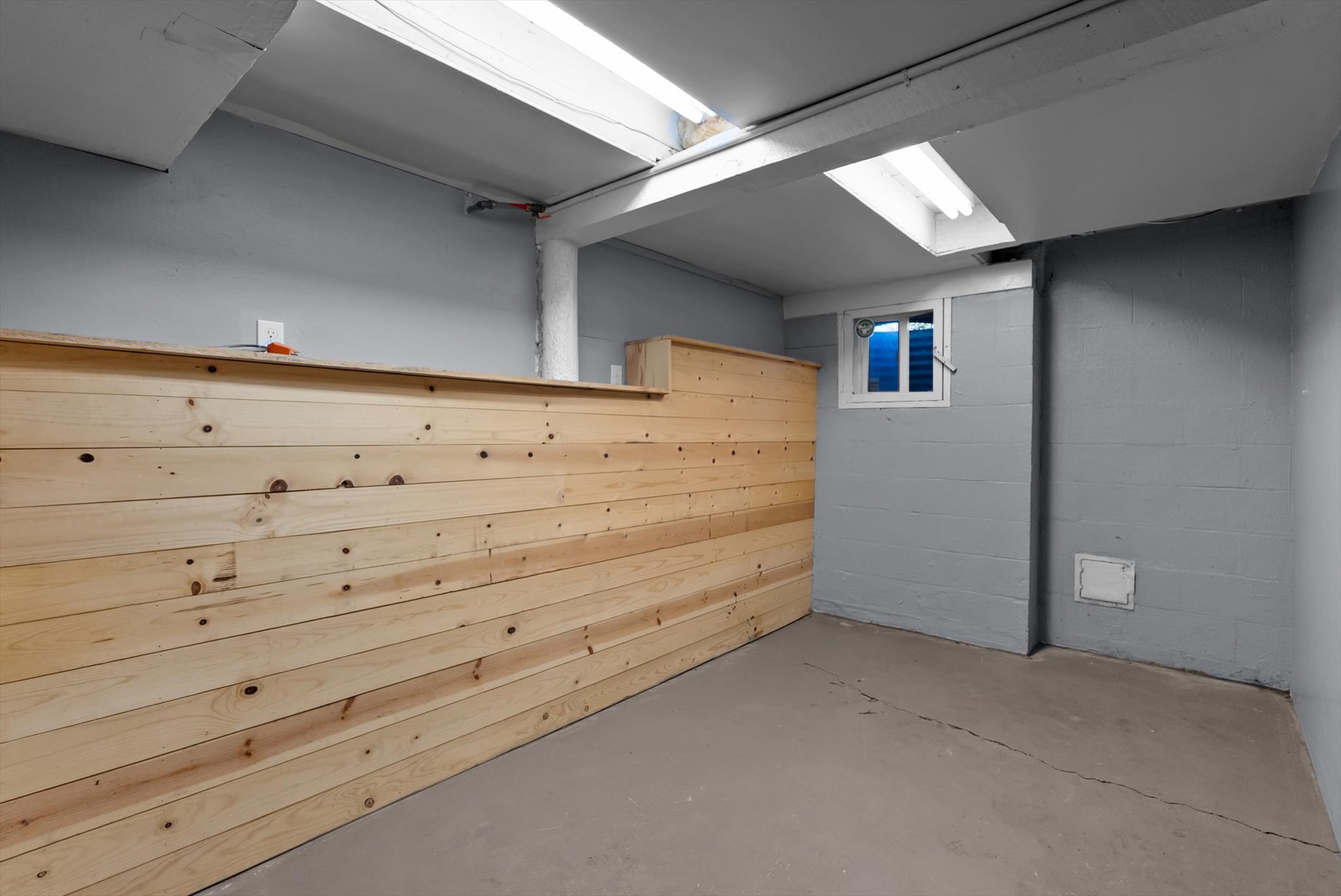 Kalispell, Montana 59901, United States, 5 Bedrooms Bedrooms, ,2 BathroomsBathrooms,Residential,Active,164129