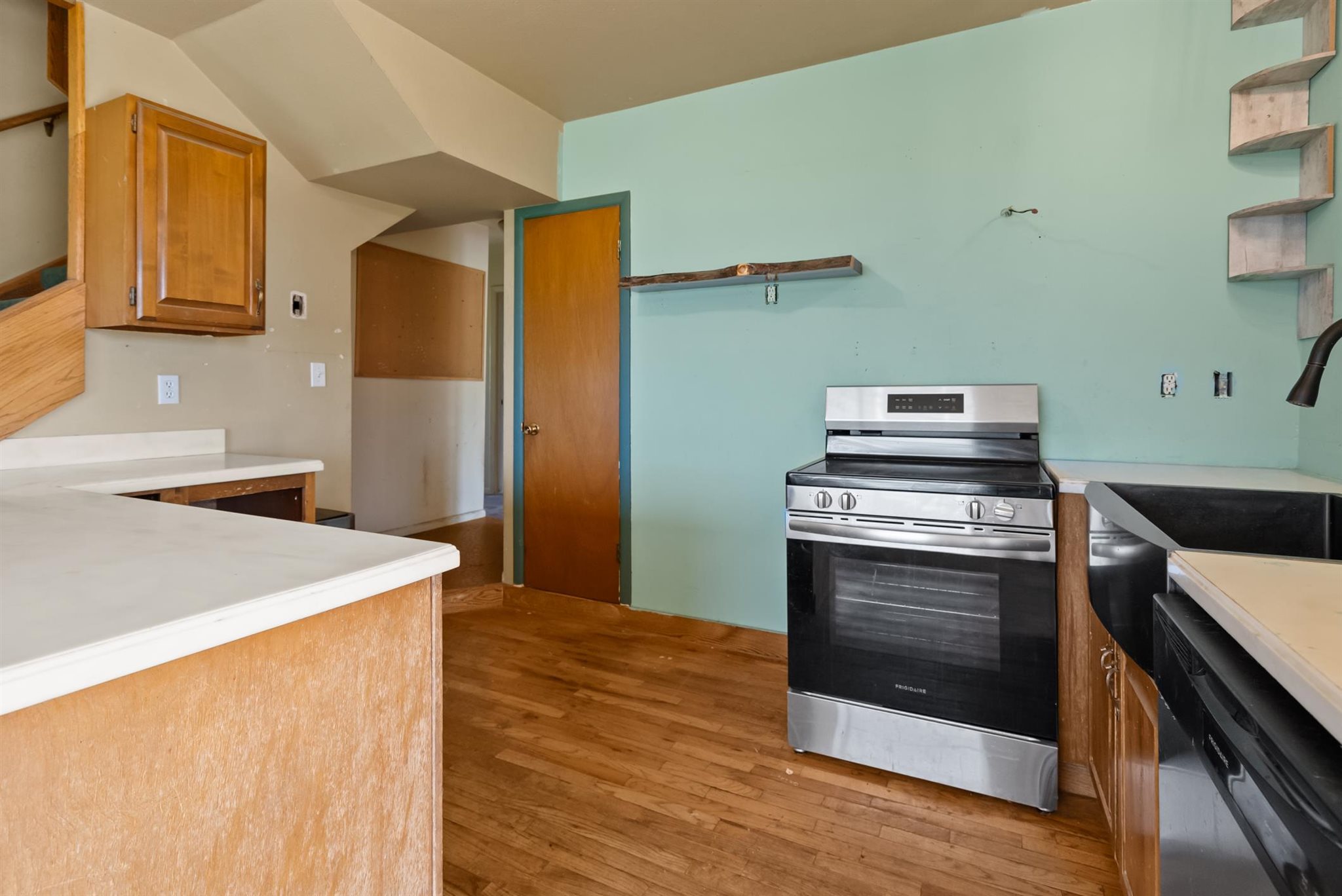 Kalispell, Montana 59901, United States, 5 Bedrooms Bedrooms, ,2 BathroomsBathrooms,Residential,Active,164129