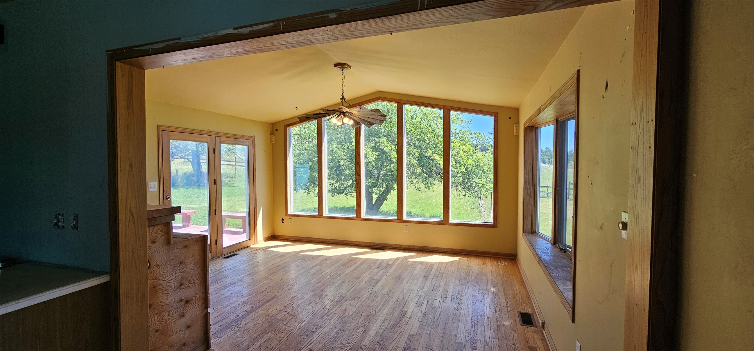 Kalispell, Montana 59901, United States, 5 Bedrooms Bedrooms, ,2 BathroomsBathrooms,Residential,Active,164129