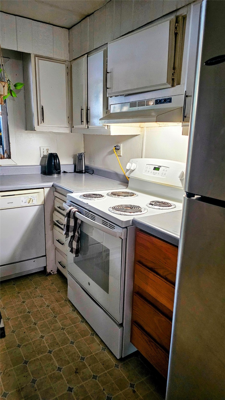 Bigfork, Montana 59911, United States, 2 Bedrooms Bedrooms, ,2 BathroomsBathrooms,Residential,Pending,49792