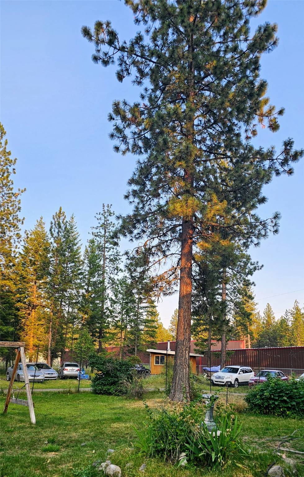 Bigfork, Montana 59911, United States, 2 Bedrooms Bedrooms, ,2 BathroomsBathrooms,Residential,Pending,49792