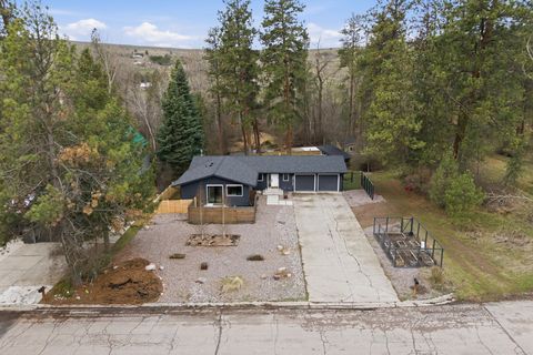 Photo of 3717 Creekwood Road, Missoula, MT 59802 (MLS # 30068651)