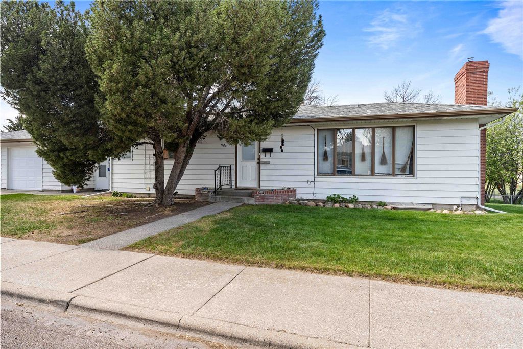 Photo of 804 19th Street S, Great Falls, MT 59405 (MLS # 30070858)