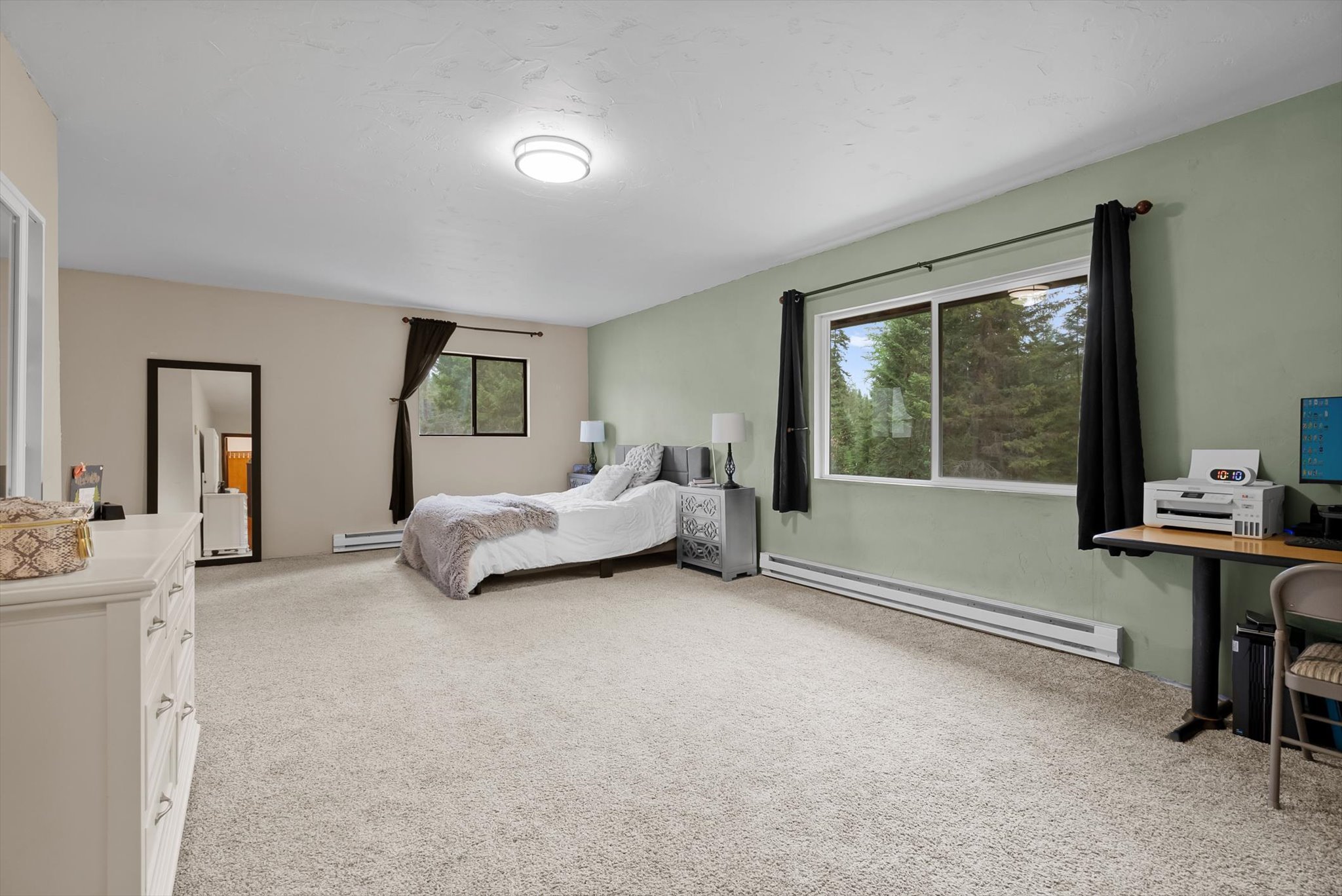 Kalispell, Montana, 59901, United States, 6 Bedrooms Bedrooms, ,5 BathroomsBathrooms,Residential,Active,2045394