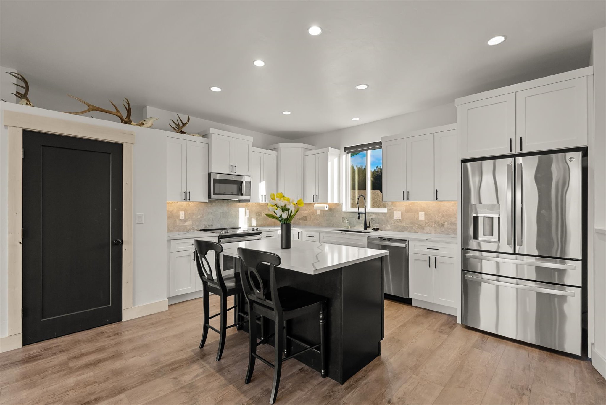 Bigfork, Montana 59911, United States, 4 Bedrooms Bedrooms, ,3 BathroomsBathrooms,Residential,Active,116333