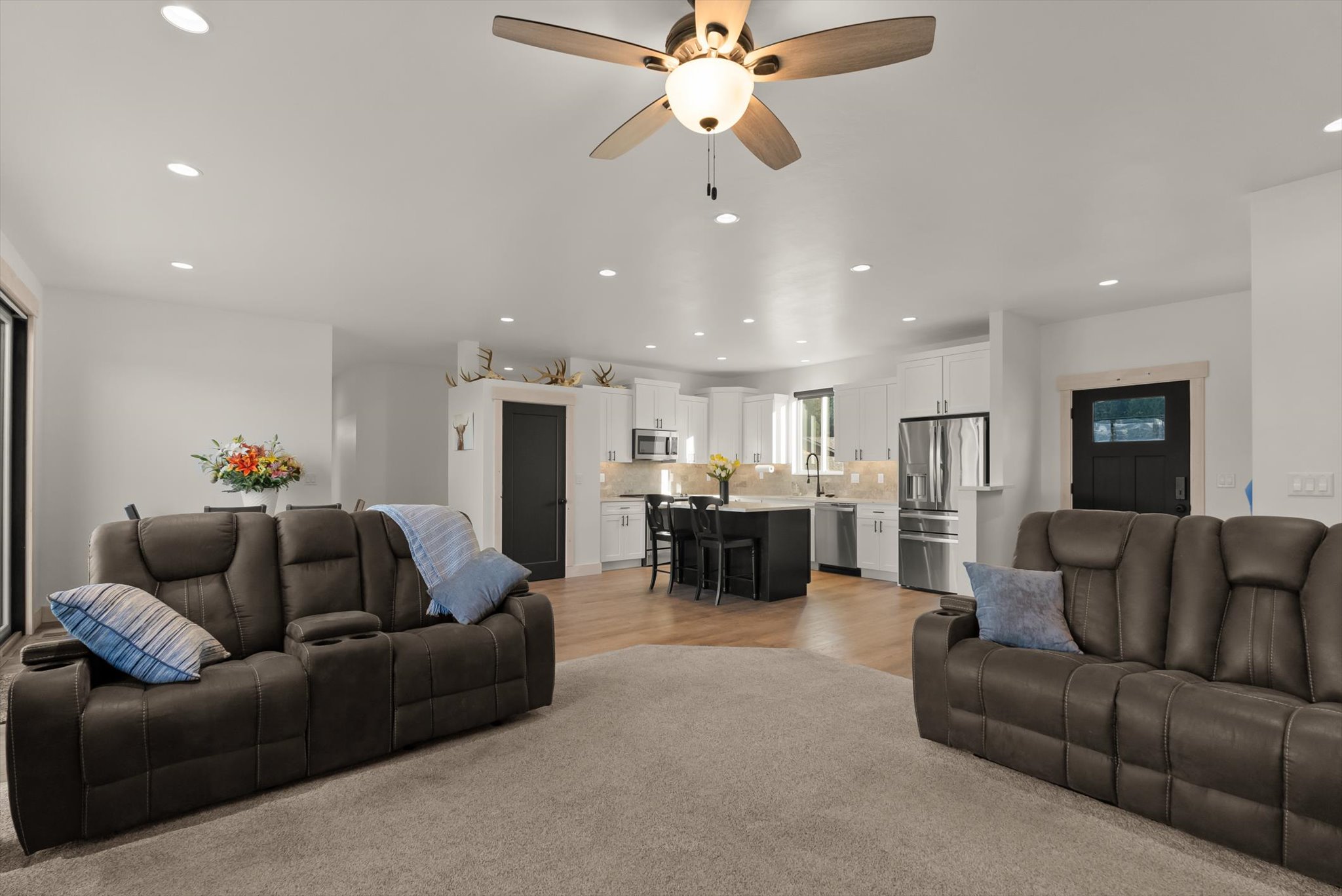 Bigfork, Montana 59911, United States, 4 Bedrooms Bedrooms, ,3 BathroomsBathrooms,Residential,Active,116333