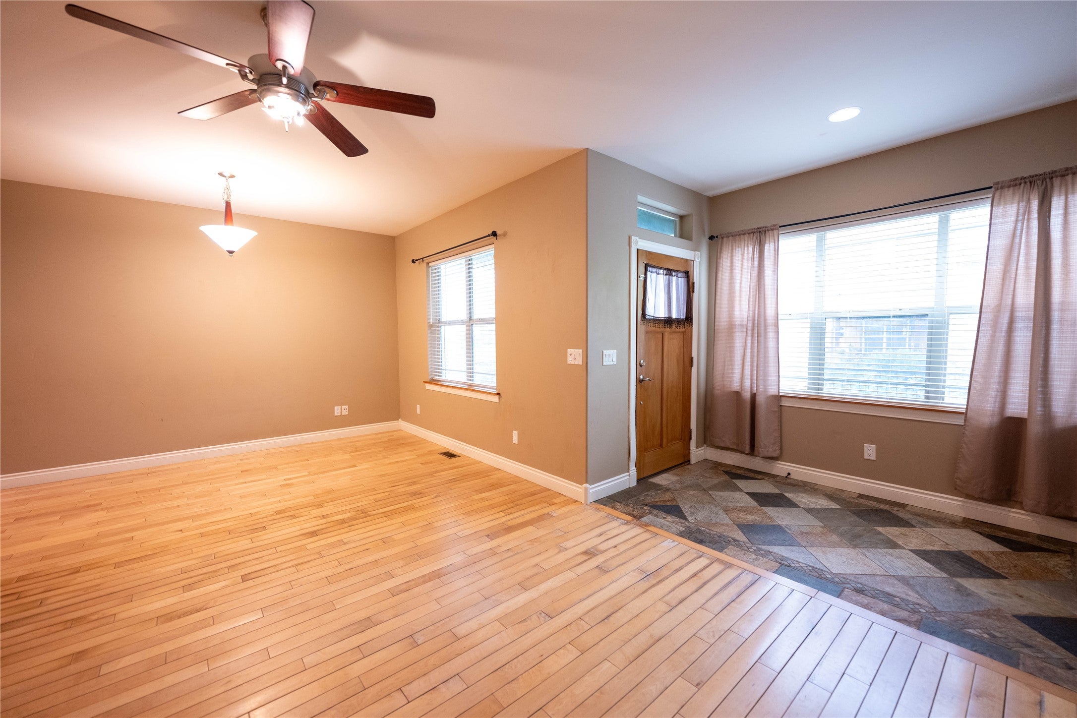 2565 Overlook Boulevard - Photo 4