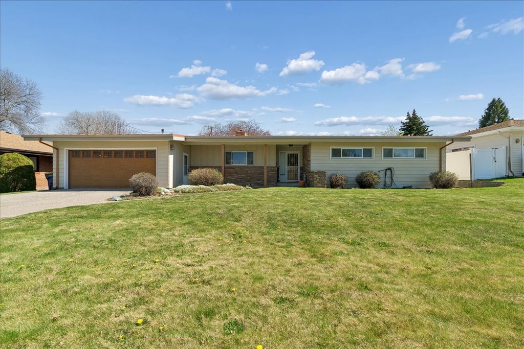 Photo of 372 Carol Drive, Great Falls, MT 59405 (MLS # 30070175)