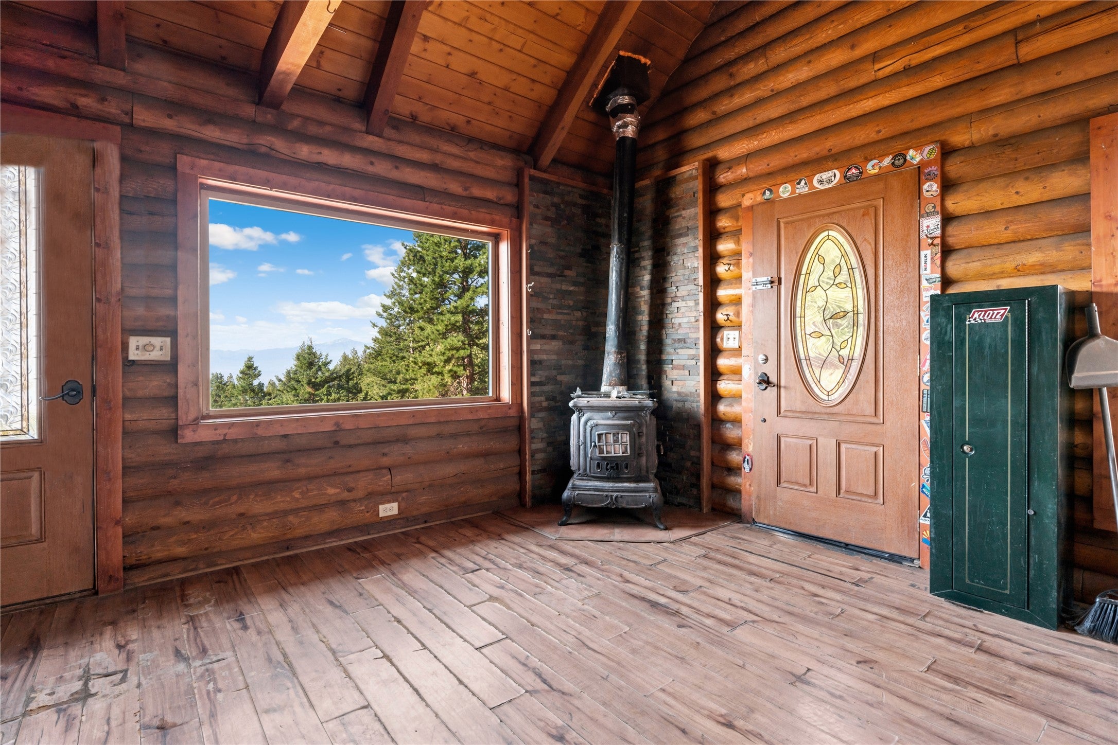 18371 High Mountain View