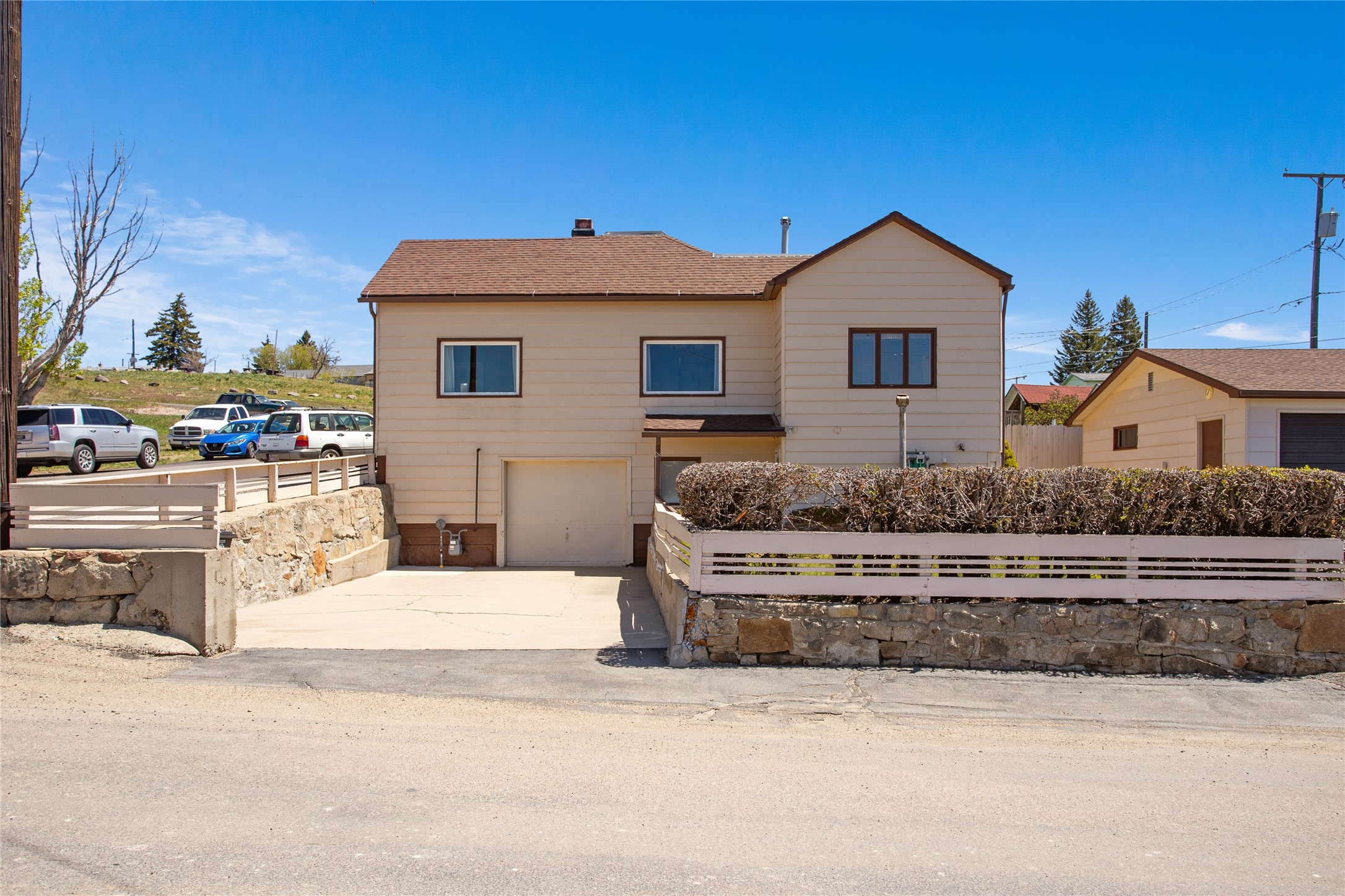 Butte, Montana 59701, United States, 2 Bedrooms Bedrooms, ,2 BathroomsBathrooms,Residential,Pending,55903