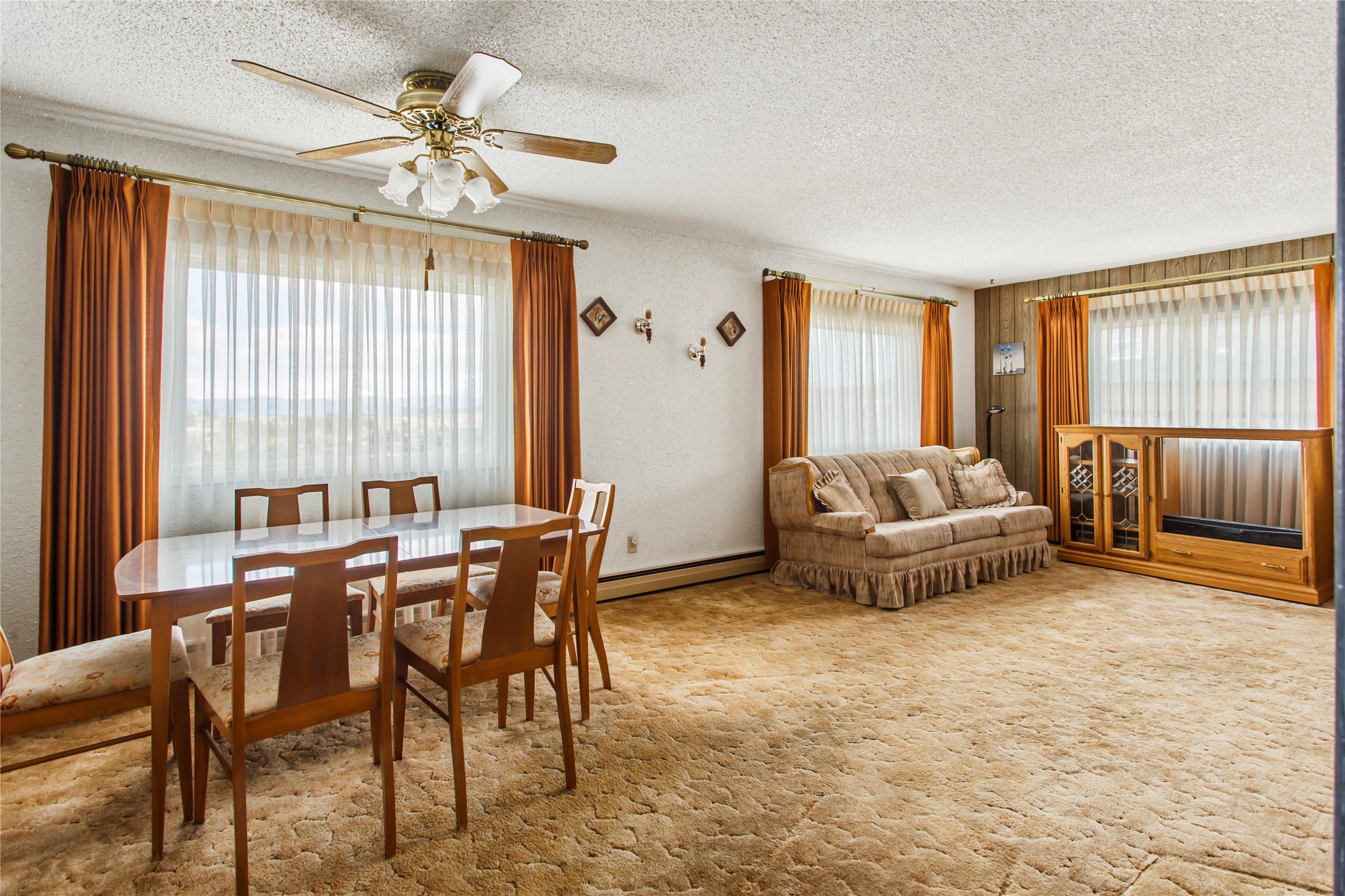 Butte, Montana 59701, United States, 2 Bedrooms Bedrooms, ,2 BathroomsBathrooms,Residential,Pending,55903