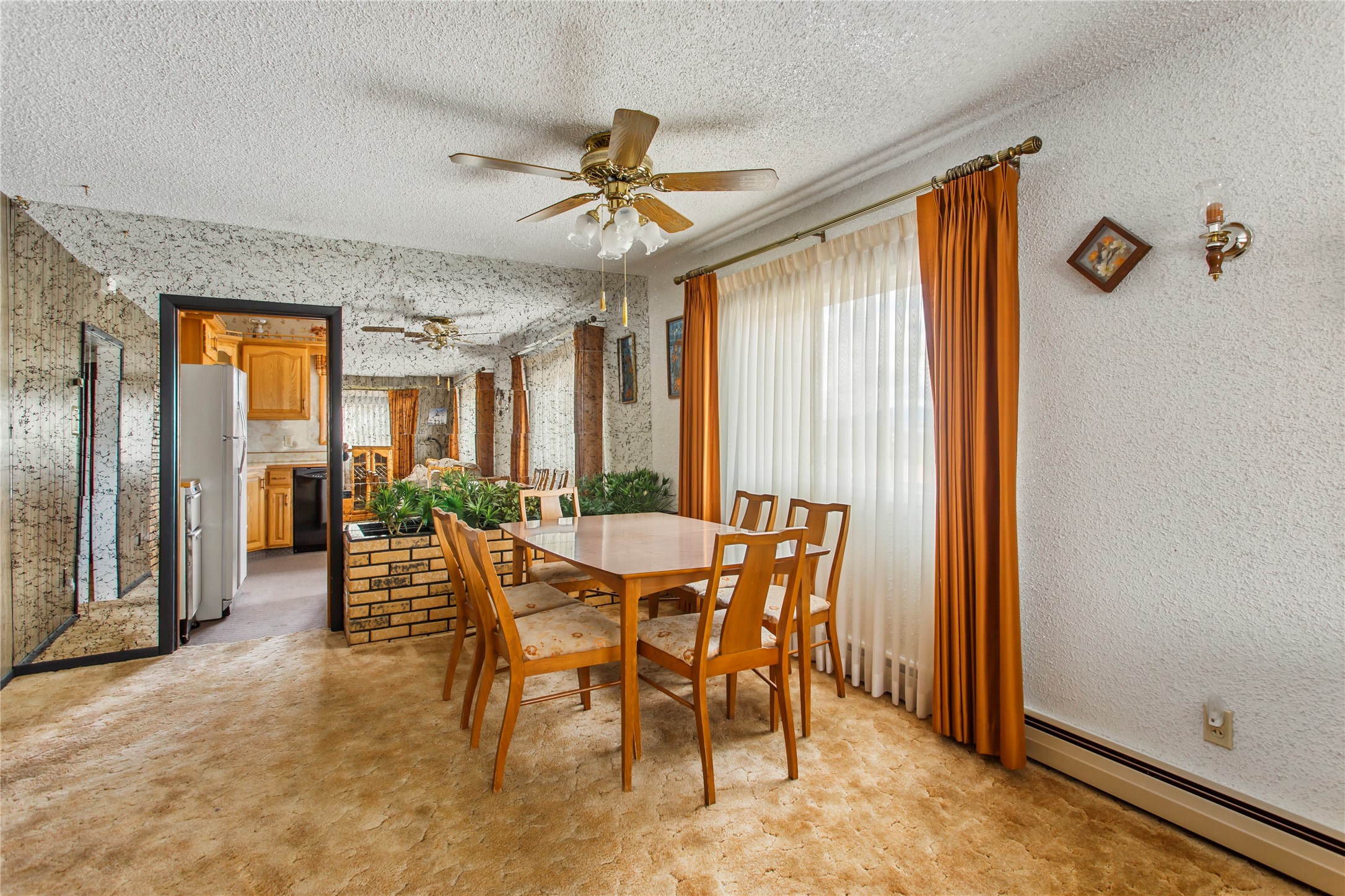 Butte, Montana 59701, United States, 2 Bedrooms Bedrooms, ,2 BathroomsBathrooms,Residential,Pending,55903