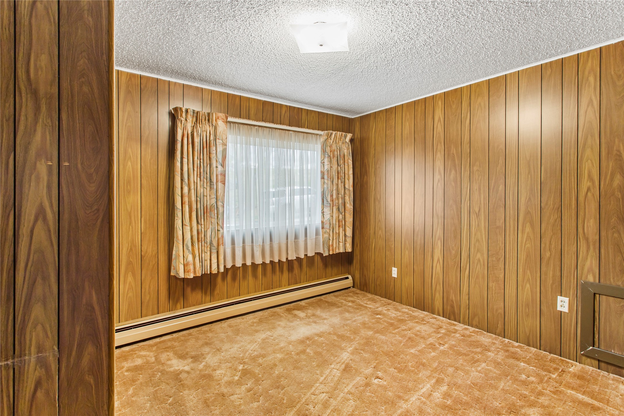 Butte, Montana 59701, United States, 2 Bedrooms Bedrooms, ,2 BathroomsBathrooms,Residential,Pending,55903