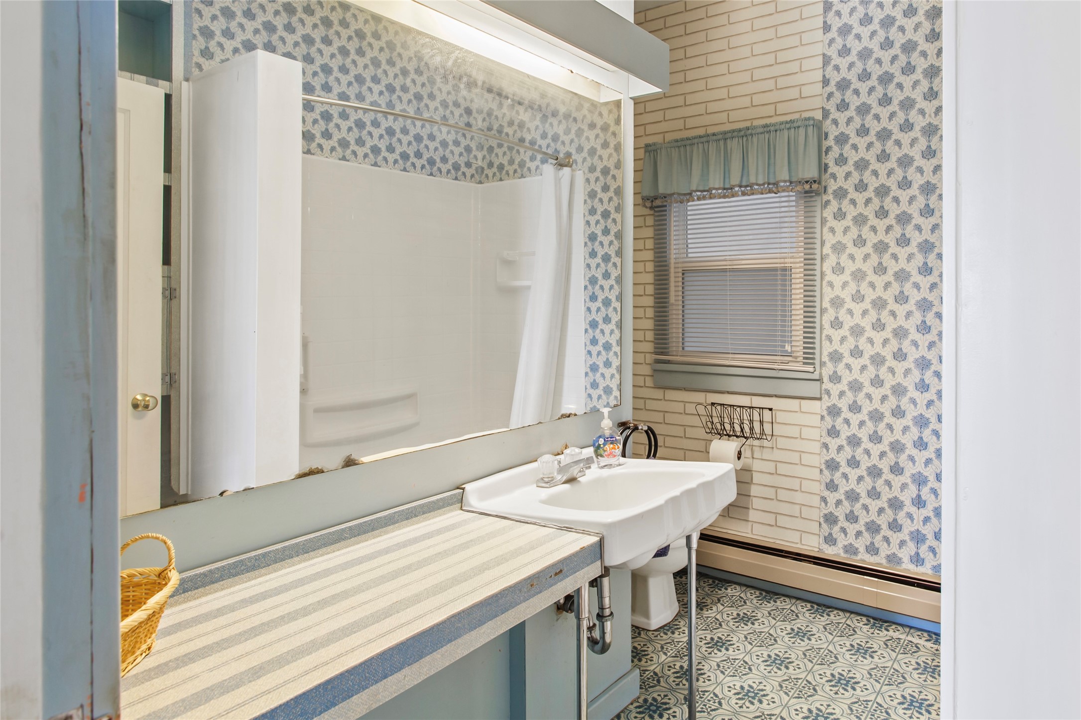 Butte, Montana 59701, United States, 2 Bedrooms Bedrooms, ,2 BathroomsBathrooms,Residential,Pending,55903