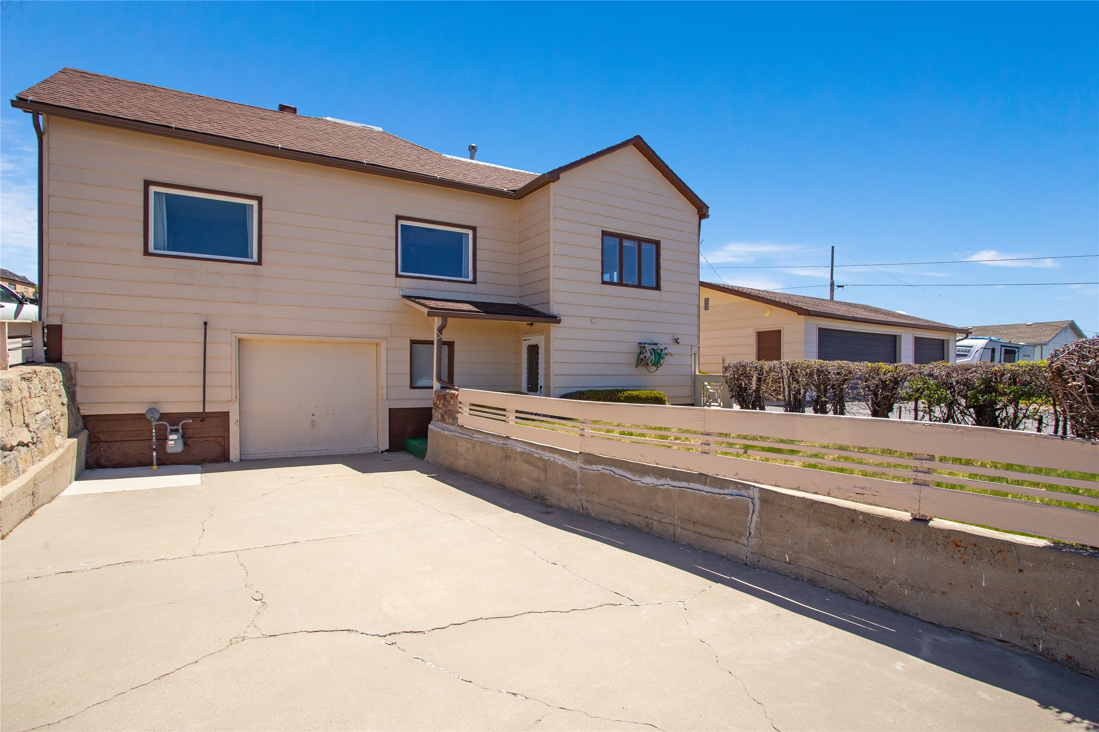 Butte, Montana 59701, United States, 2 Bedrooms Bedrooms, ,2 BathroomsBathrooms,Residential,Pending,55903