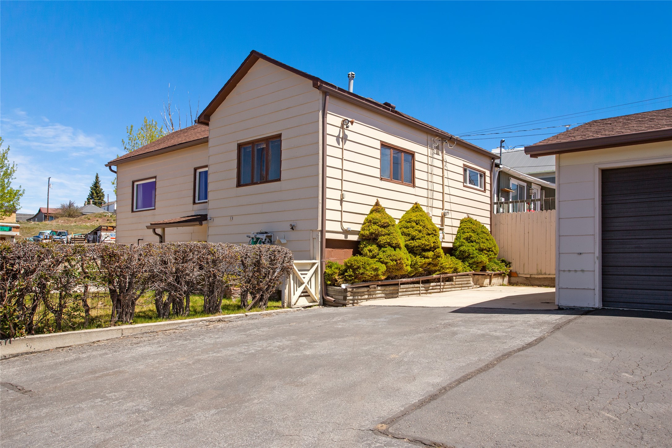 Butte, Montana 59701, United States, 2 Bedrooms Bedrooms, ,2 BathroomsBathrooms,Residential,Pending,55903