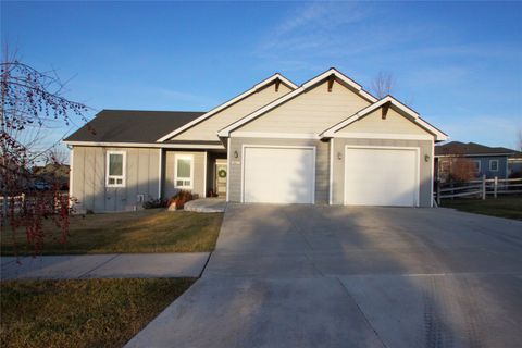 Photo of 2728 Carnoustie Way, Missoula, MT 59808 (MLS # 30064272)