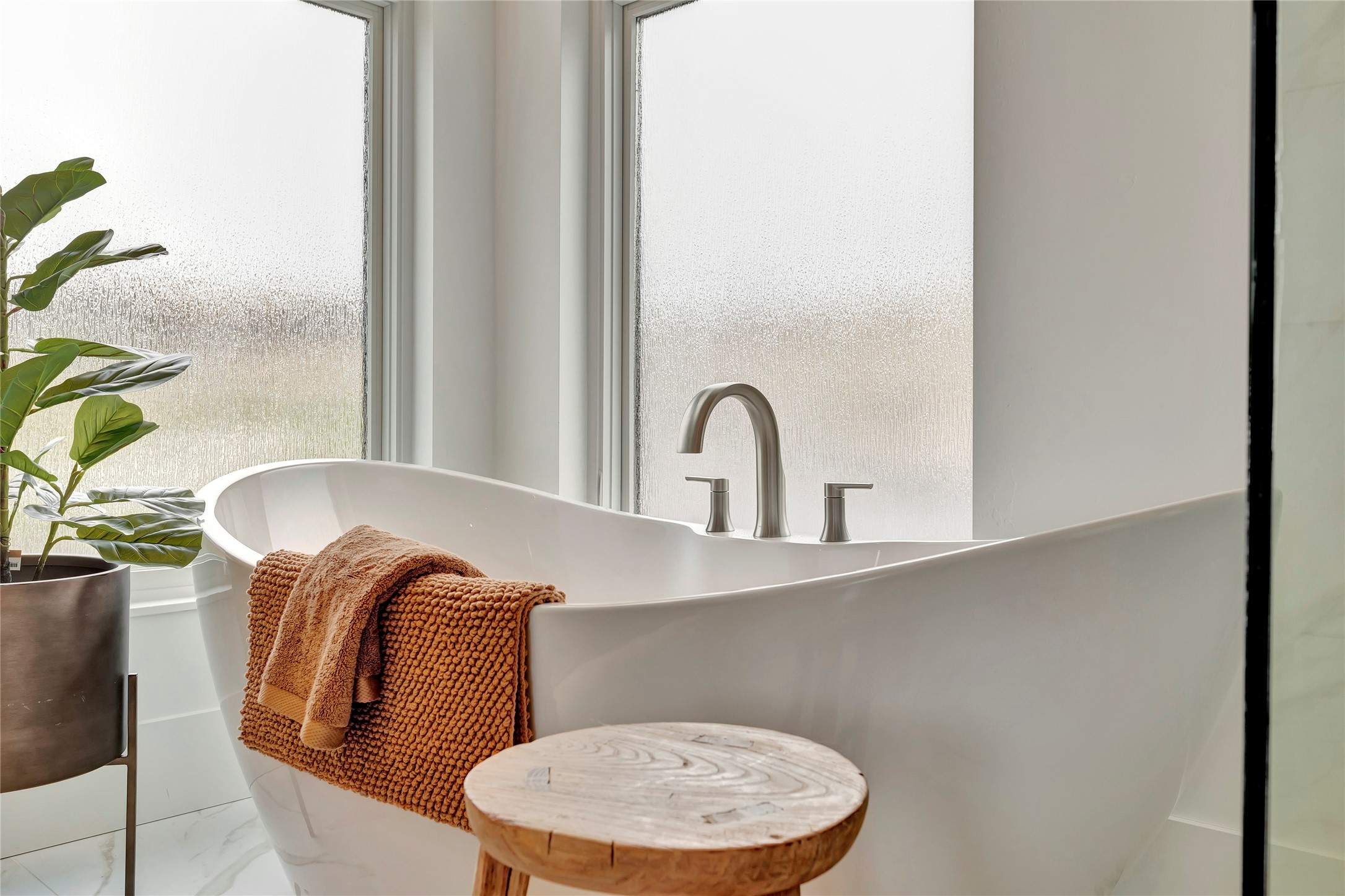 Missoula, Montana 59808, United States, 4 Bedrooms Bedrooms, ,5 BathroomsBathrooms,Residential,Active,72227