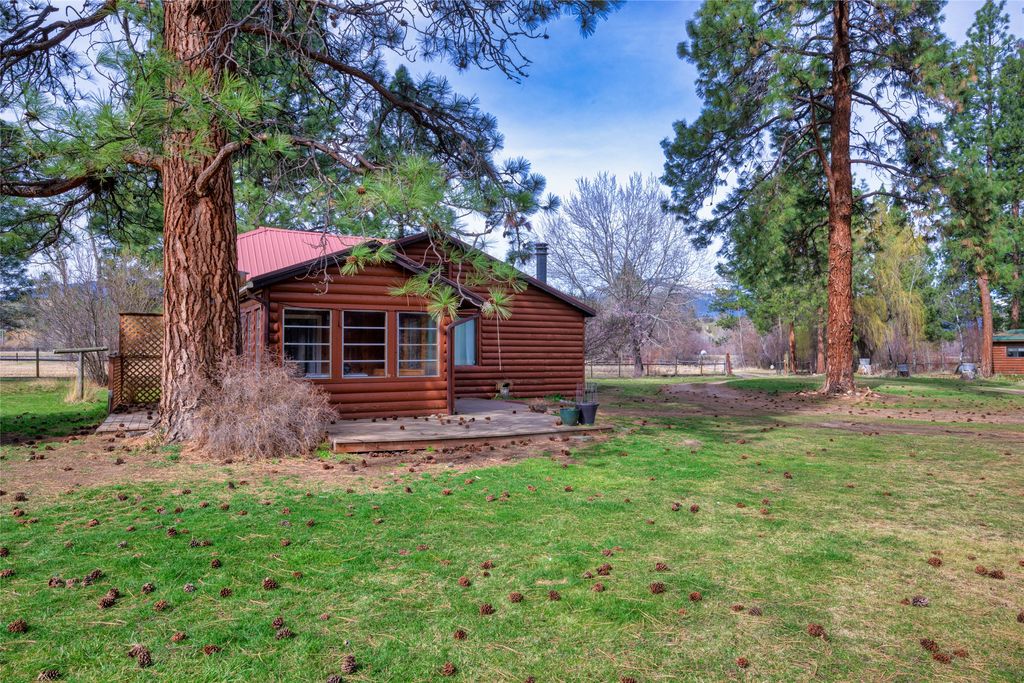 Photo of 2707 E Gorus Loop, Darby, MT 59829 (MLS # 30067615)