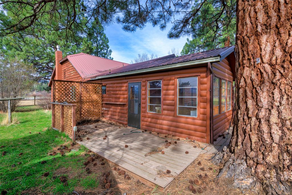 Photo of 2707 E Gorus Loop, Darby, MT 59829 (MLS # 30067615)