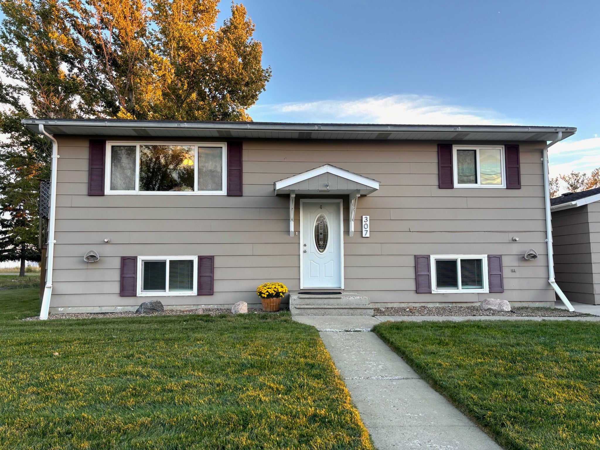 307 6th Avenue