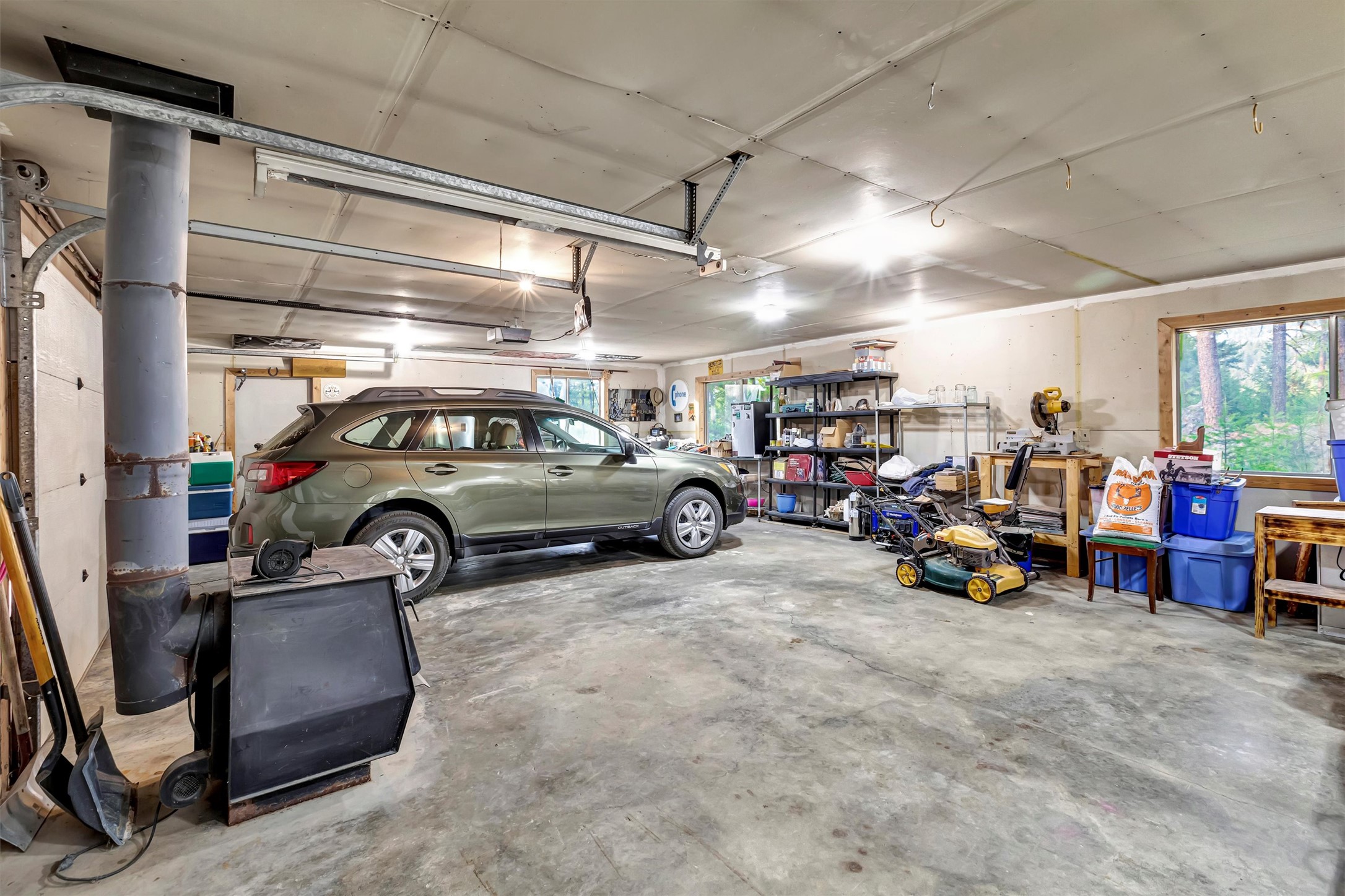 Huson, Montana 59846, United States, 2 Bedrooms Bedrooms, ,2 BathroomsBathrooms,Residential,Pending,39232