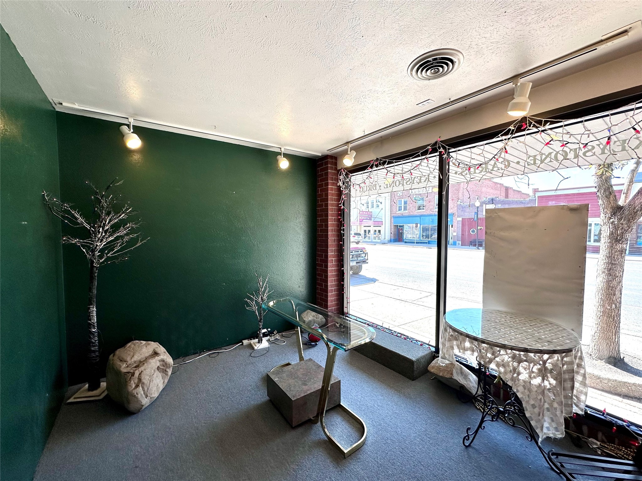 407 Main Street