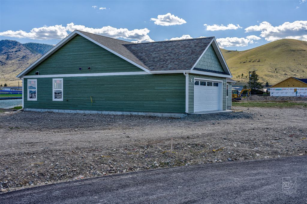 Photo of 35 Ryder Court, Helena, MT 59602 (MLS # 30069903)