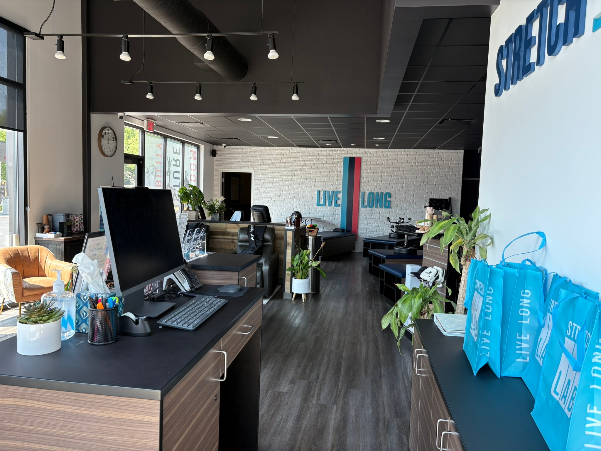 2865 N Reserve Street