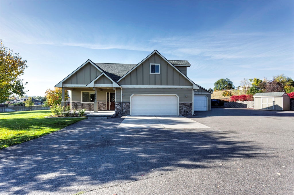 Photo of 1821 Kootenai Drive, Missoula, MT 59808 (MLS # 30079639)