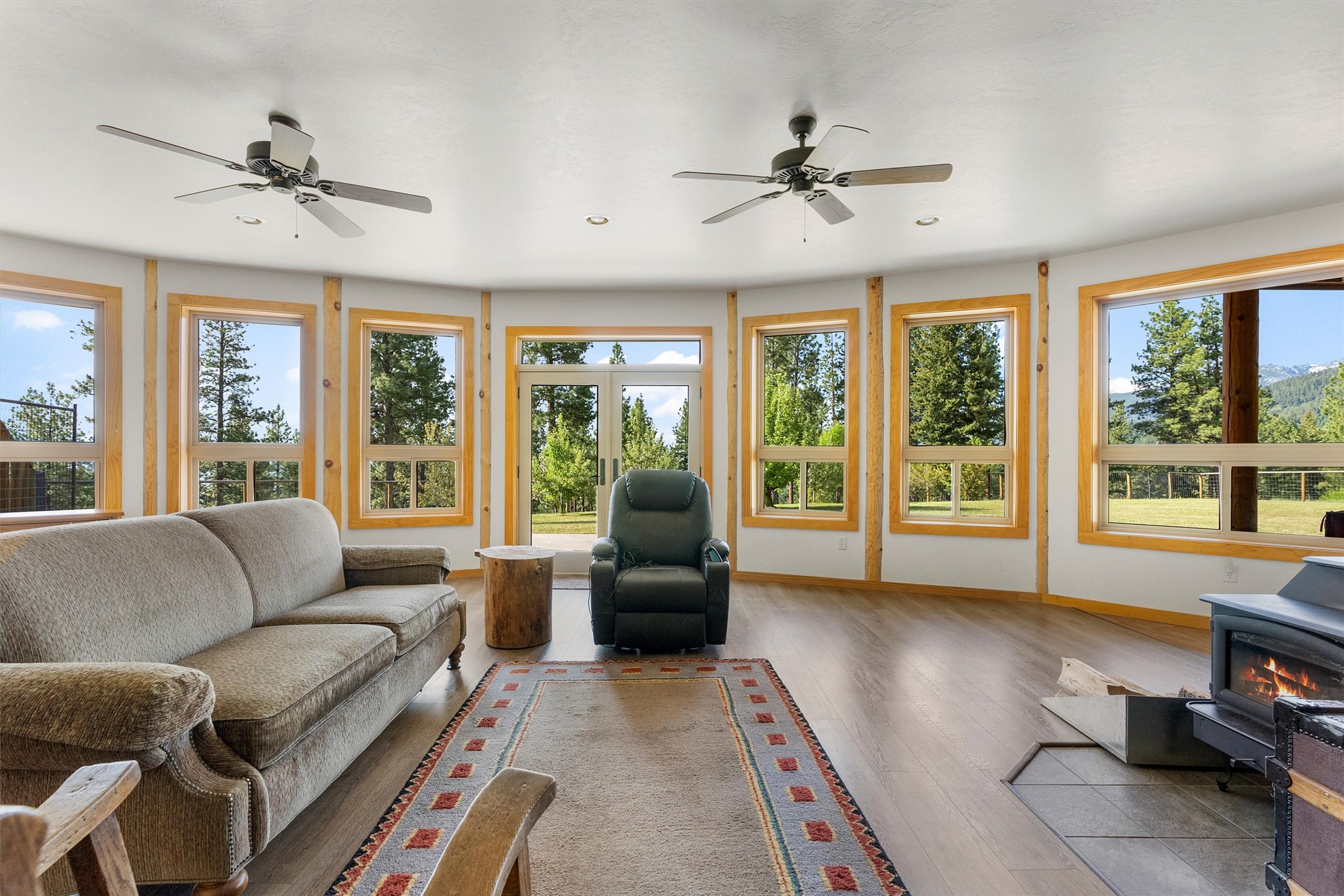 Victor, Montana 59875, United States, 3 Bedrooms Bedrooms, ,3 BathroomsBathrooms,Residential,Active,139285