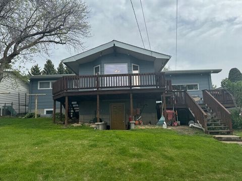 1328 Avenue C NW Great Falls MT 59404
