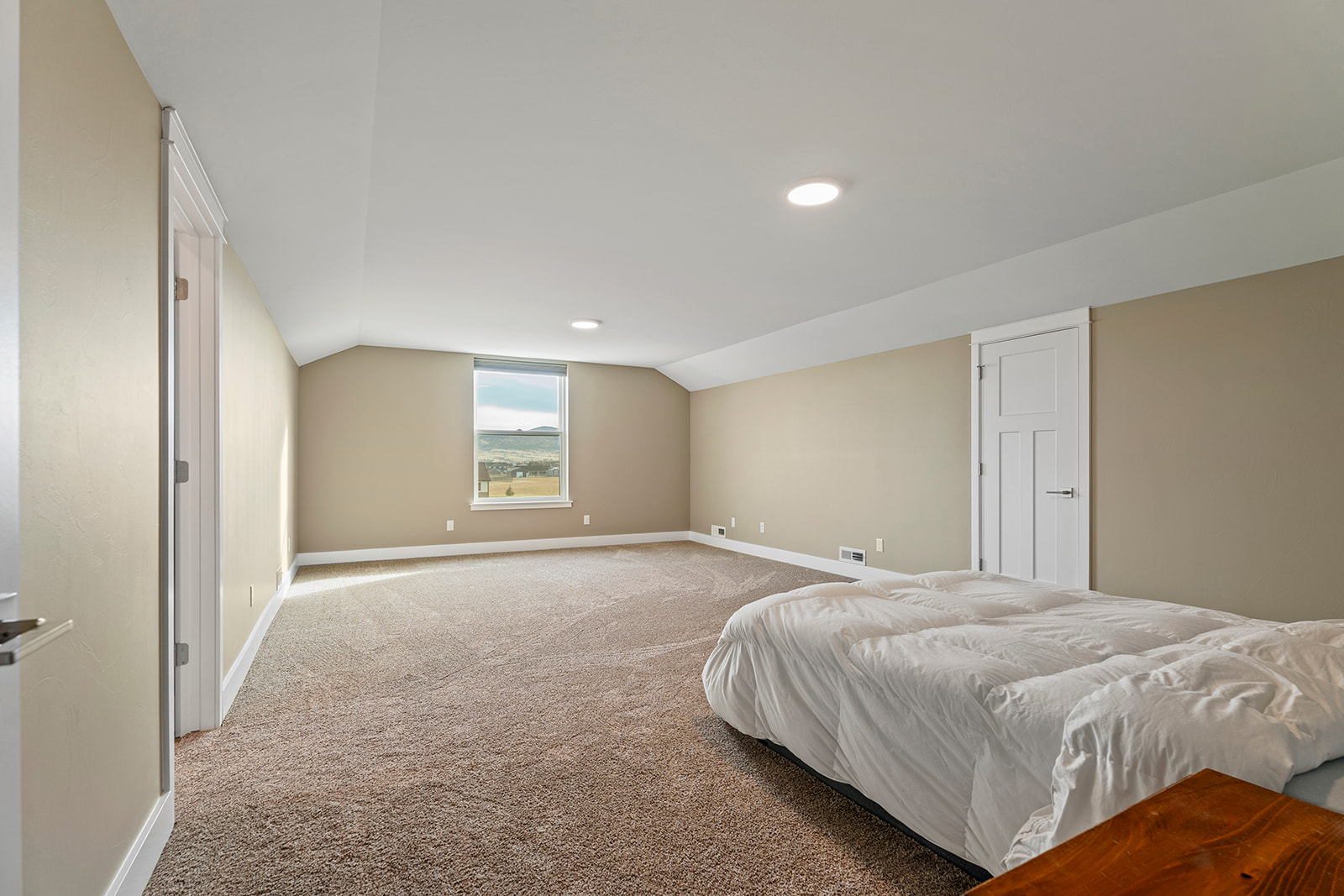 East Helena, Montana 59635, United States, 4 Bedrooms Bedrooms, ,3 BathroomsBathrooms,Residential,Active,242515