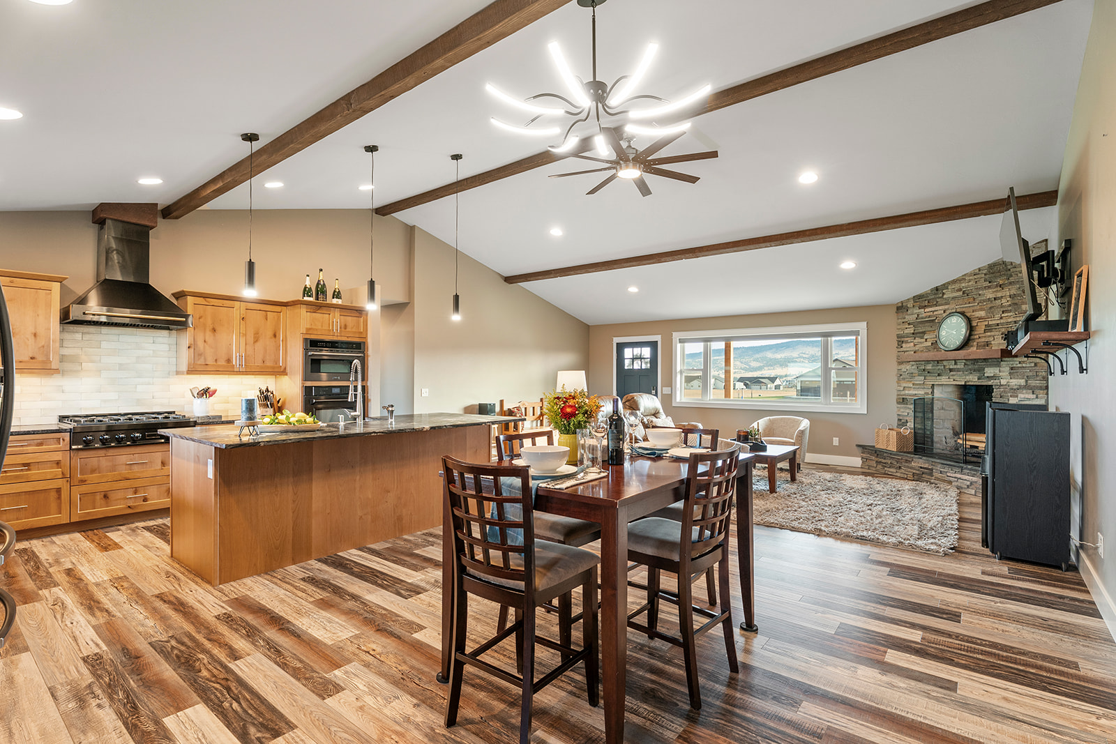 East Helena, Montana 59635, United States, 4 Bedrooms Bedrooms, ,3 BathroomsBathrooms,Residential,Active,242515