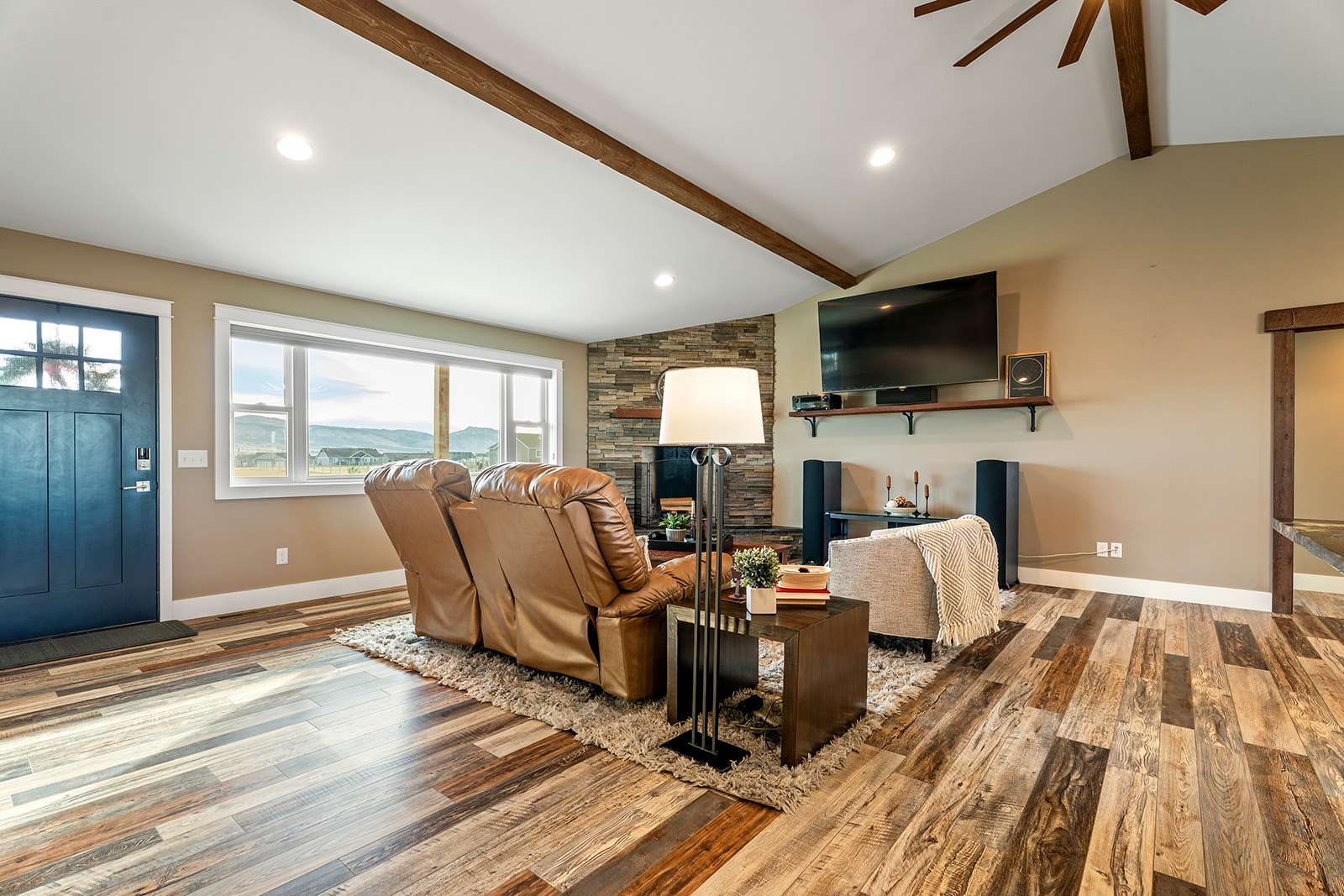 East Helena, Montana 59635, United States, 4 Bedrooms Bedrooms, ,3 BathroomsBathrooms,Residential,Active,242515