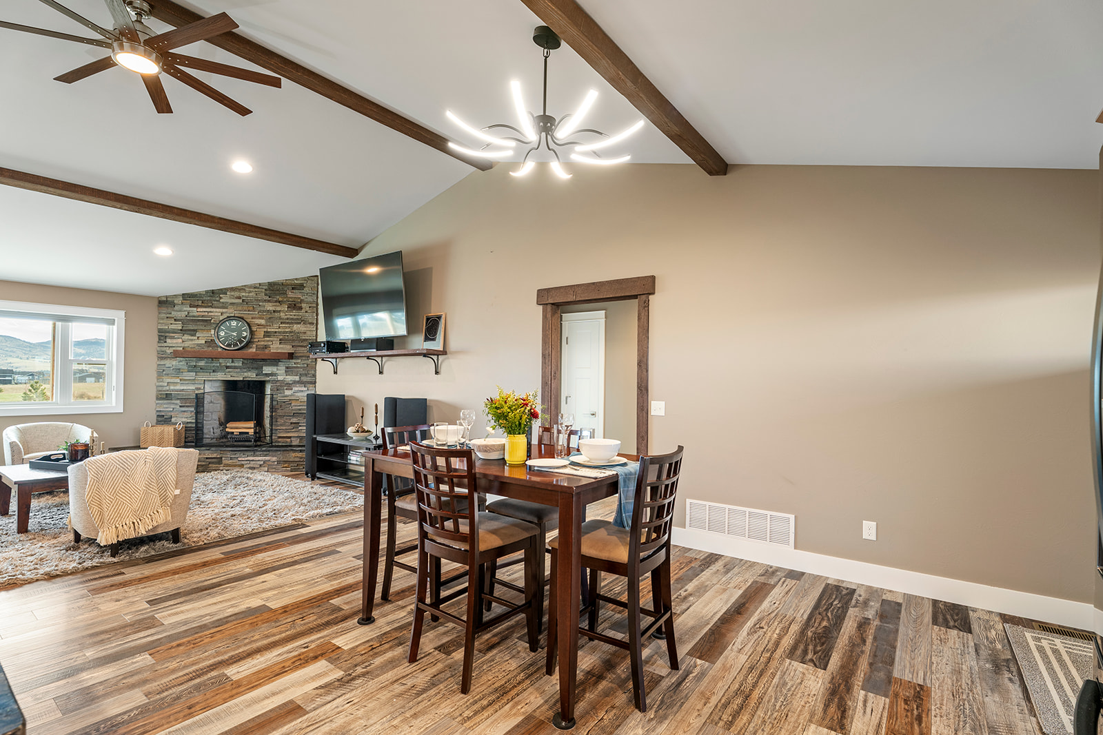 East Helena, Montana 59635, United States, 4 Bedrooms Bedrooms, ,3 BathroomsBathrooms,Residential,Active,242515