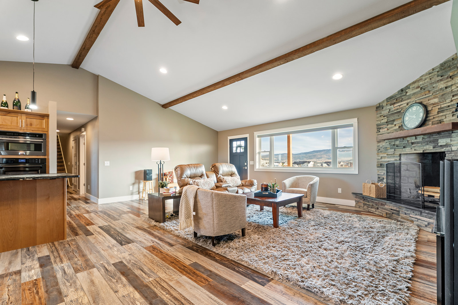 East Helena, Montana 59635, United States, 4 Bedrooms Bedrooms, ,3 BathroomsBathrooms,Residential,Active,242515