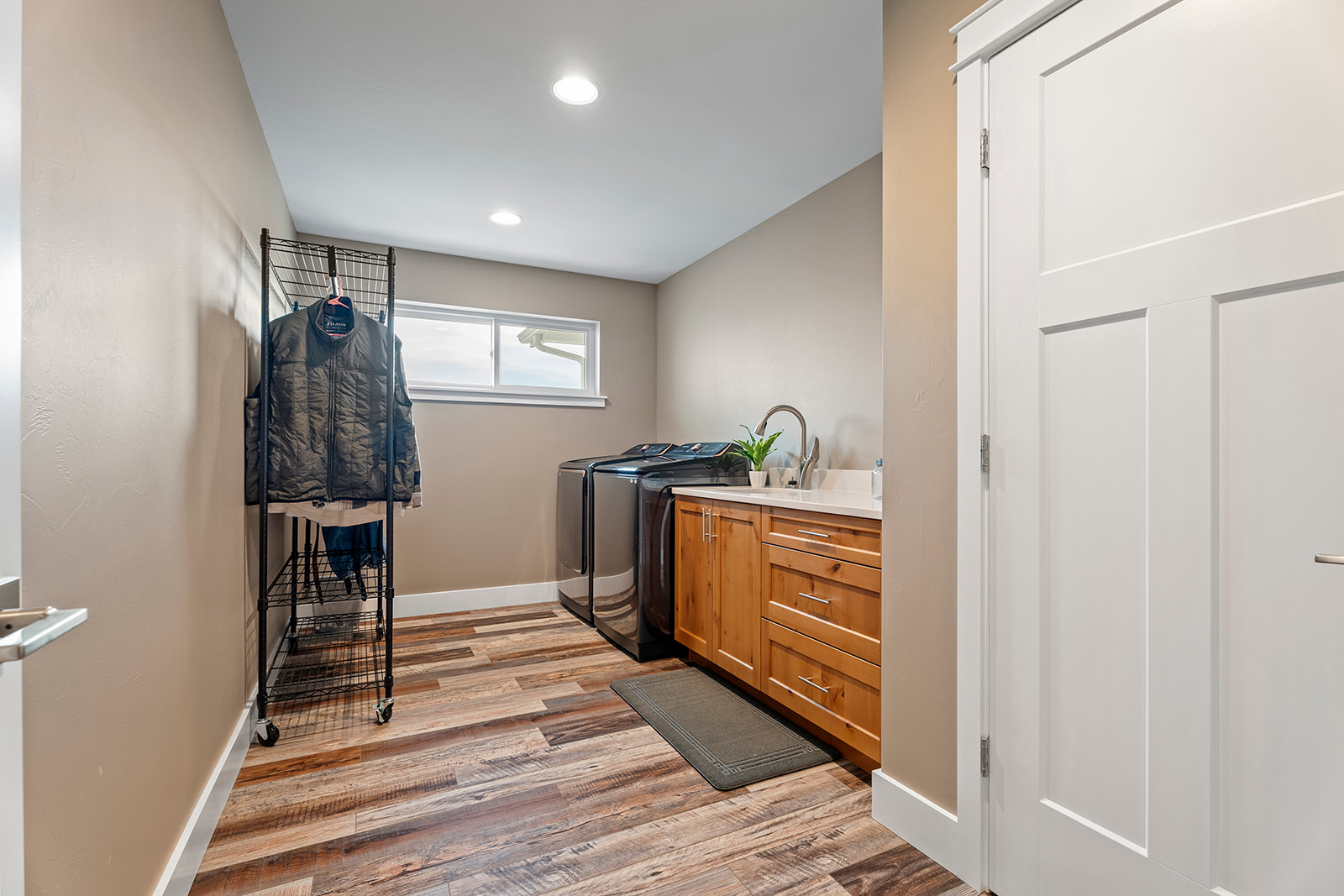 East Helena, Montana 59635, United States, 4 Bedrooms Bedrooms, ,3 BathroomsBathrooms,Residential,Active,242515