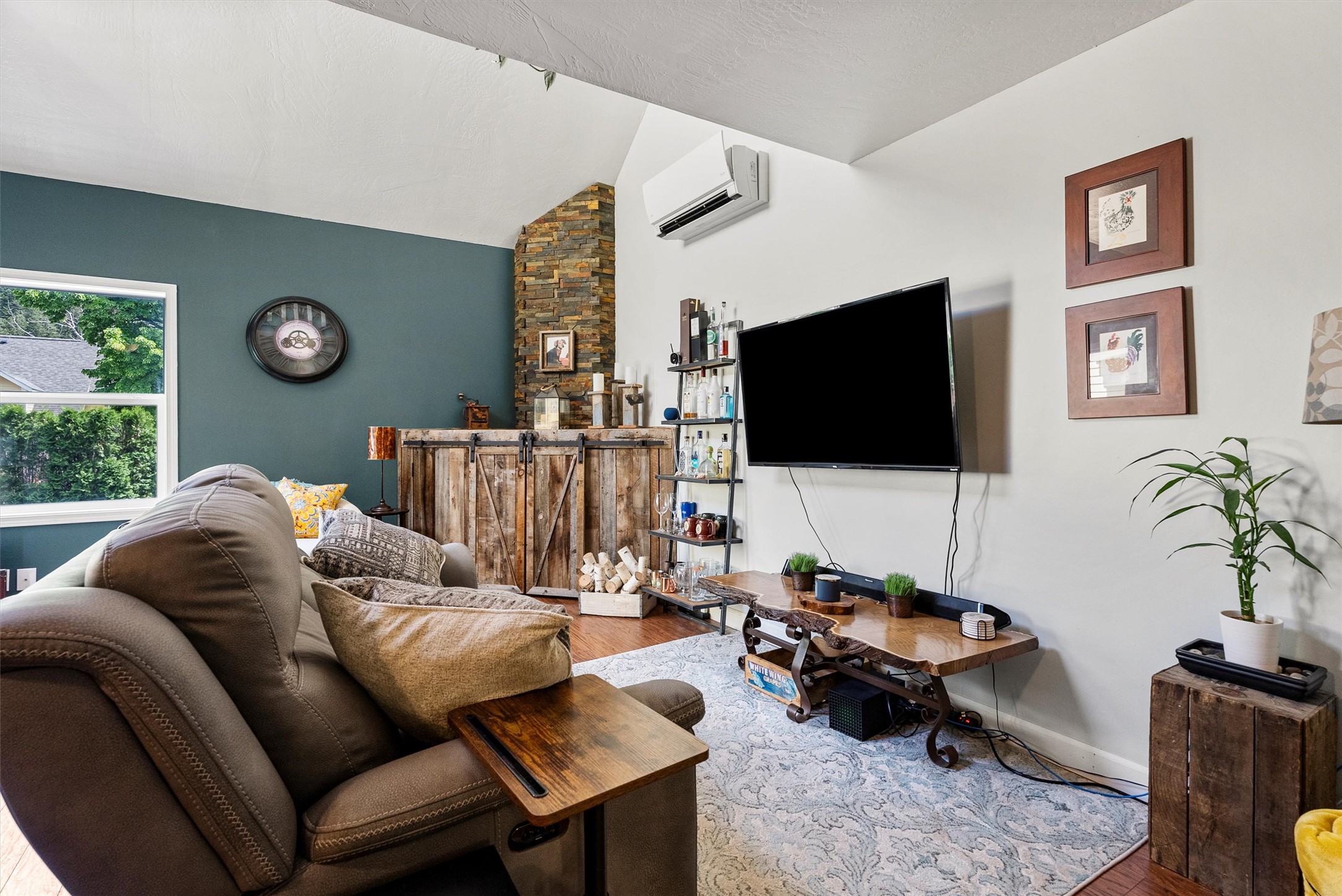 Missoula, Montana 59802, United States, 3 Bedrooms Bedrooms, ,3 BathroomsBathrooms,Residential,Active,143682