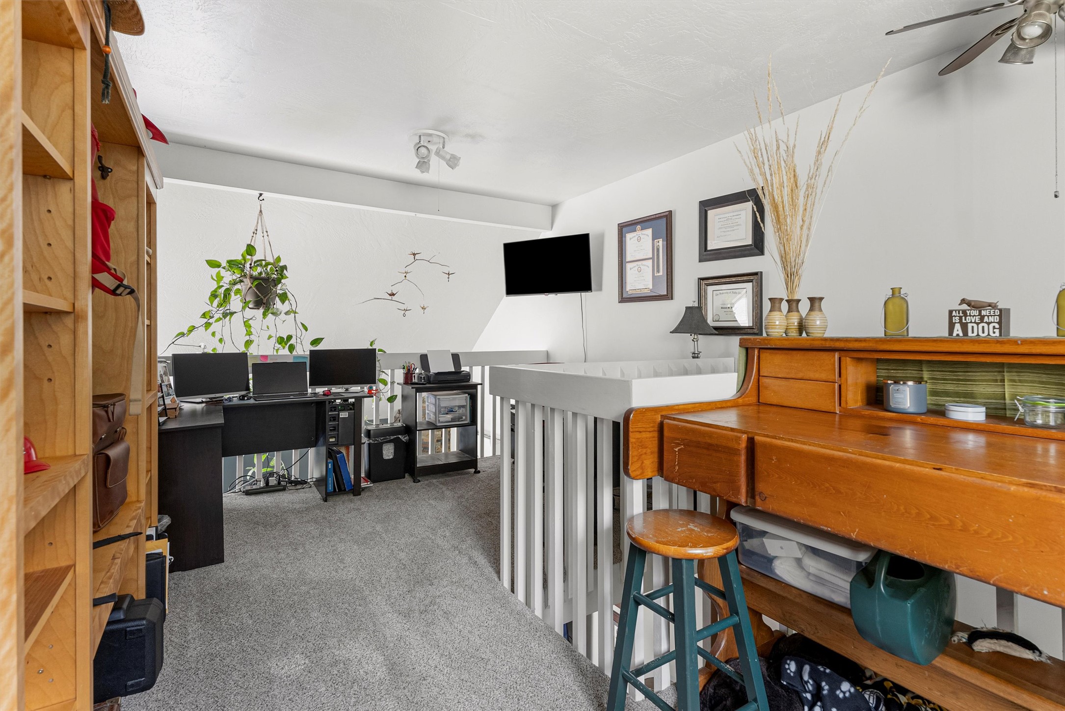 Missoula, Montana 59802, United States, 3 Bedrooms Bedrooms, ,3 BathroomsBathrooms,Residential,Active,143682