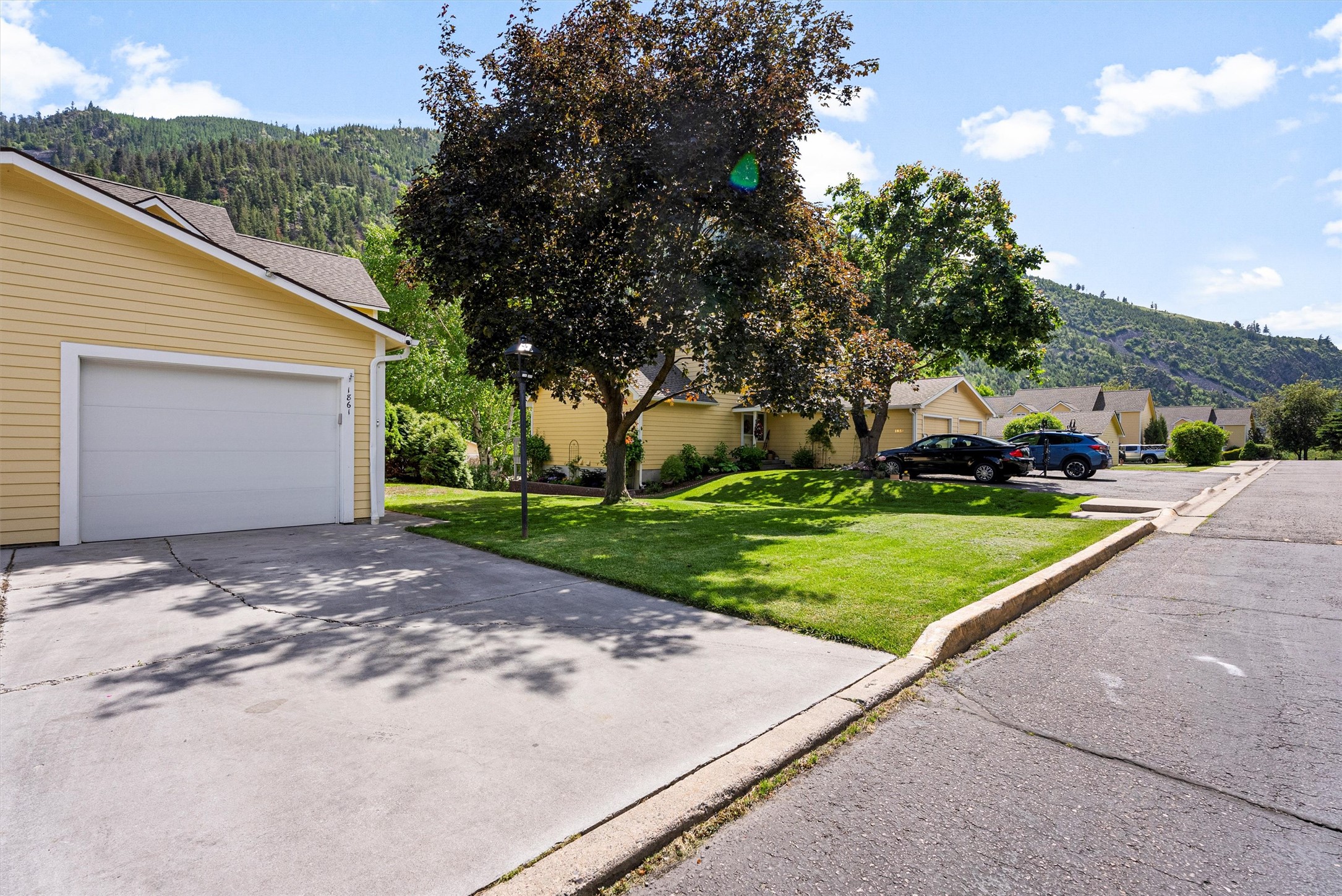 Missoula, Montana 59802, United States, 3 Bedrooms Bedrooms, ,3 BathroomsBathrooms,Residential,Active,143682