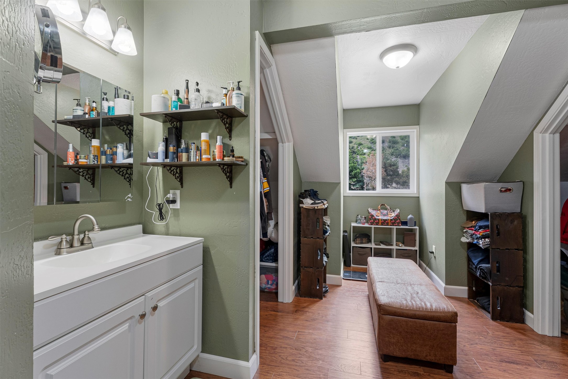 Missoula, Montana 59802, United States, 3 Bedrooms Bedrooms, ,3 BathroomsBathrooms,Residential,Active,143682