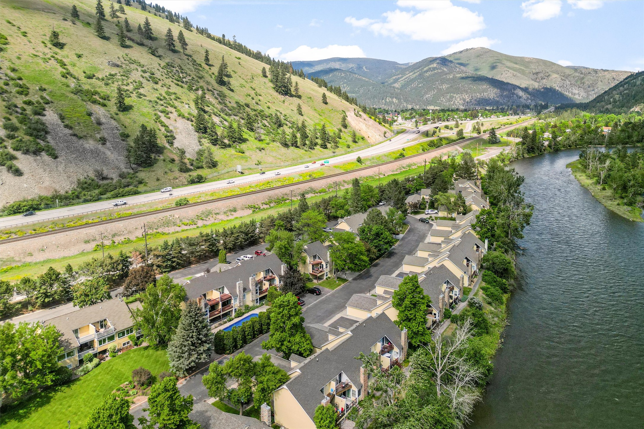 Missoula, Montana 59802, United States, 3 Bedrooms Bedrooms, ,3 BathroomsBathrooms,Residential,Active,143682