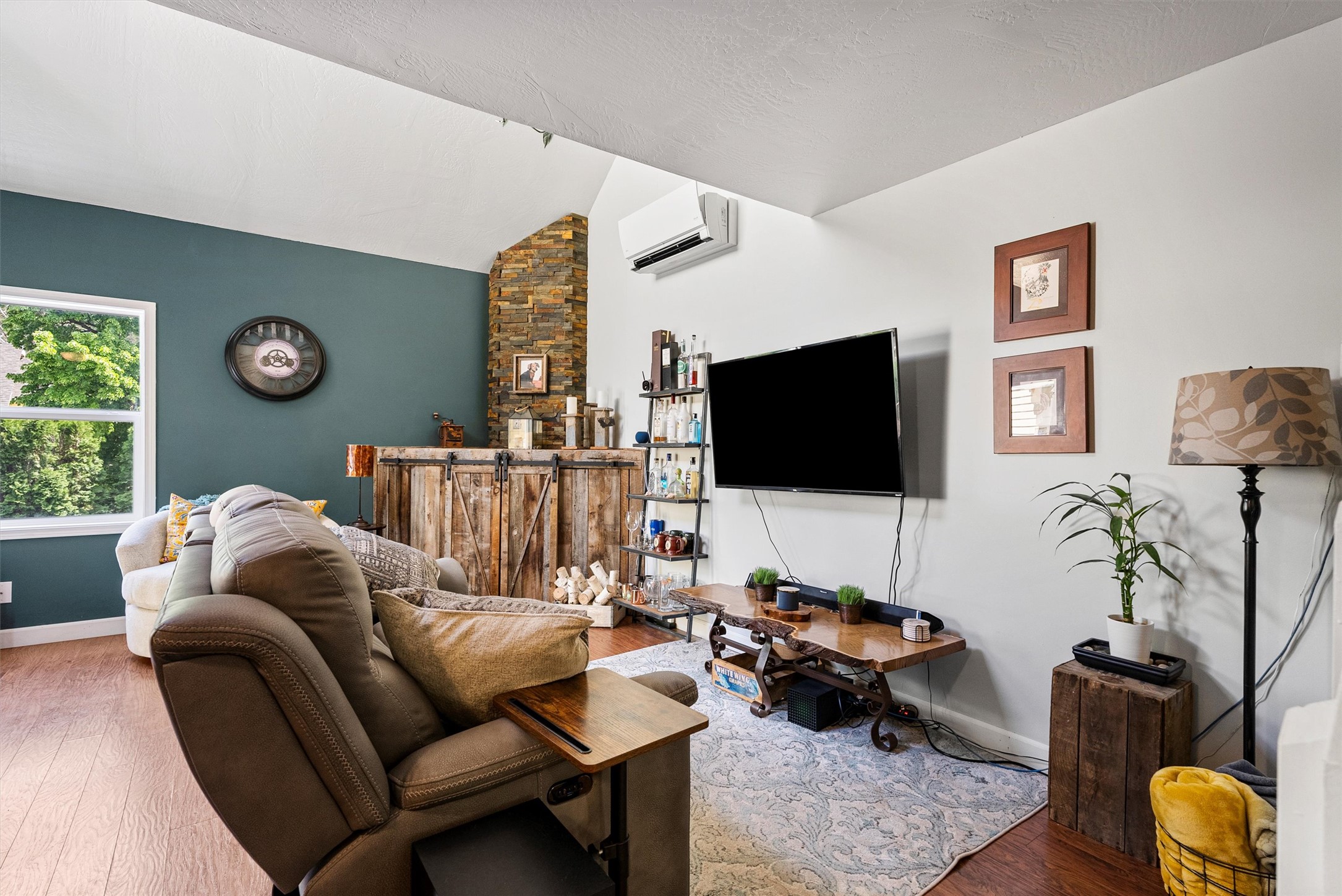 Missoula, Montana 59802, United States, 3 Bedrooms Bedrooms, ,3 BathroomsBathrooms,Residential,Active,143682