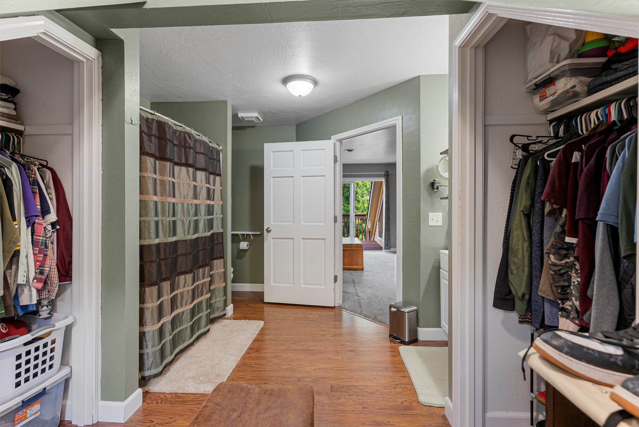 Missoula, Montana 59802, United States, 3 Bedrooms Bedrooms, ,3 BathroomsBathrooms,Residential,Active,143682