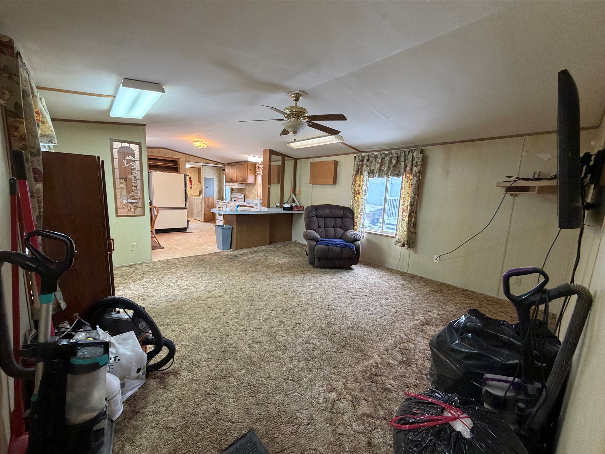 1255 Frontage Road 18