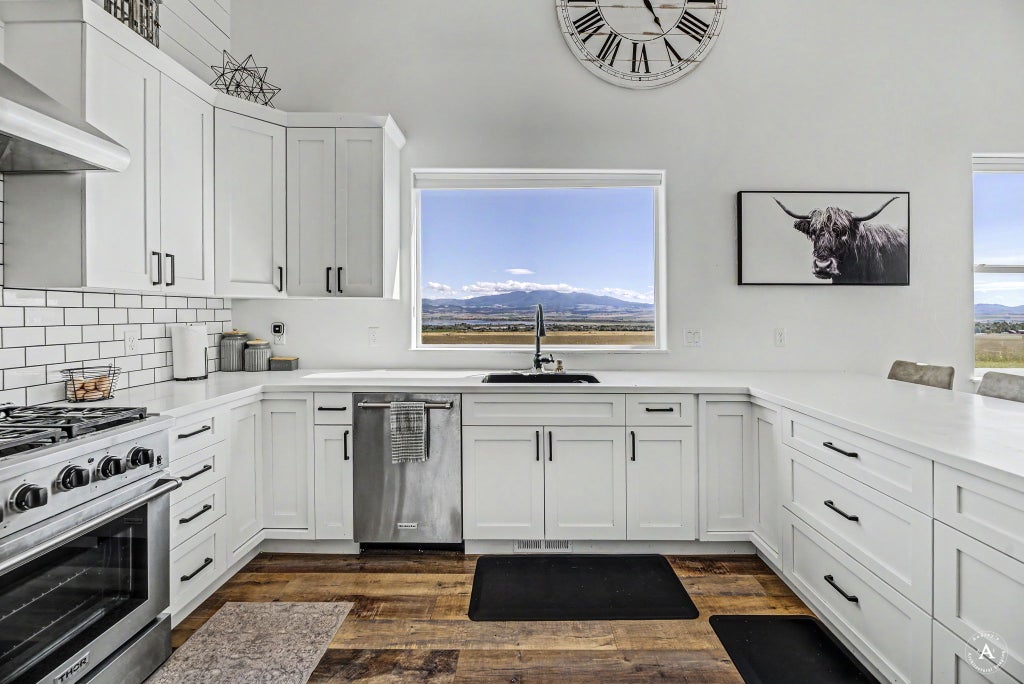 Photo of 8 Wall Street, Townsend, MT 59644 (MLS # 30078202)