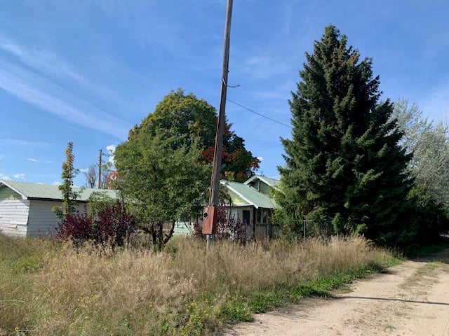 992 NE Eastside Hwy